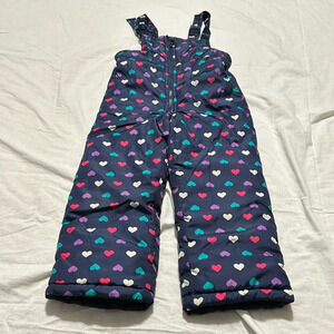Oshkosh B'gosh Navy snowsuit with hearts size 4
Snow pants Sledding